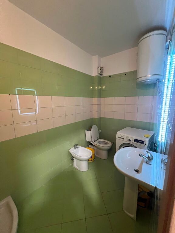 Jepet me qira 2+1+2 Kodra e Diellit 500 mije leke