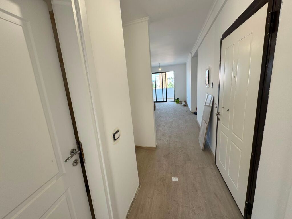 Okazion, apartament 2+1 per shitje ne Astir
