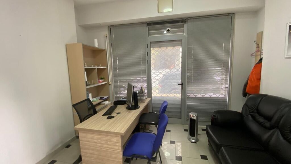 🏢 LOCALE COMMERCIALE IN AFFITTO – VICINO ALL'UFFICIO DEL PROCURATORE