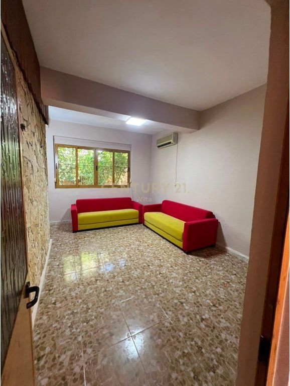 VILLA SU DUE PIANI IN VENDITA A DURRËS!! 370.000 €