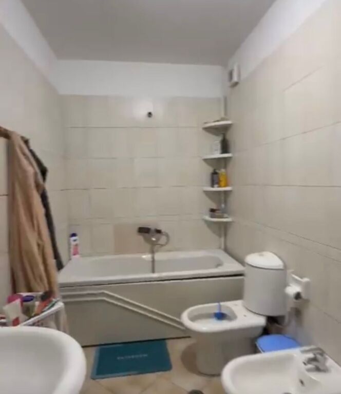 Studio tek Selvia (konvertuar ne 1+1)