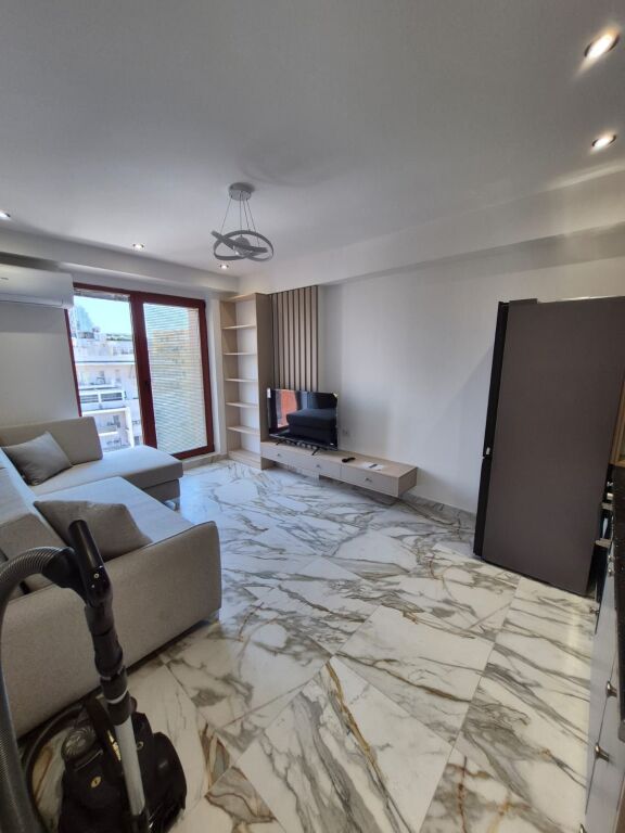 Apartament 1+1 per qira tek Rruga e Kavajes.  