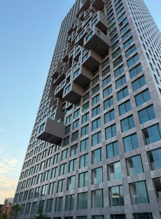 Zyrë  500 m² me Qira  Downtown One, Kati 15, Tiranë