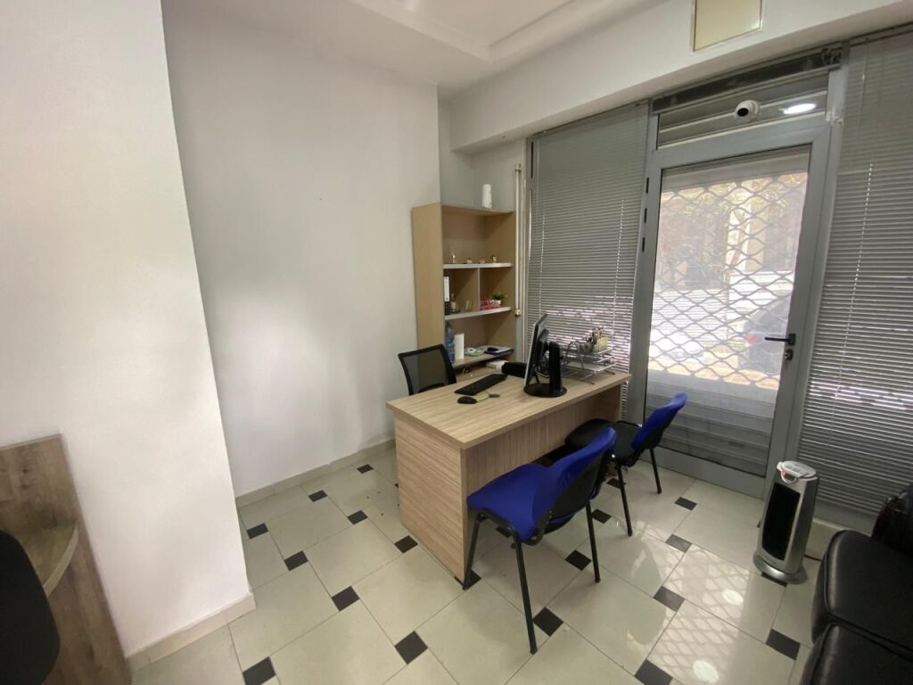 🏢 LOCALE COMMERCIALE IN AFFITTO – VICINO ALL'UFFICIO DEL PROCURATORE