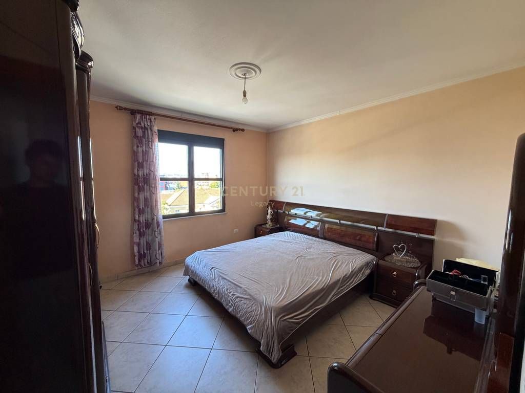 Shitet Apartament 2+1 ne Kinostudio