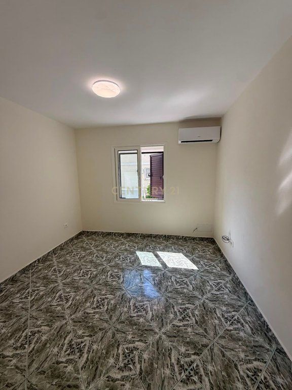 Jepet me qira apartament 2+1 për zyra – Tek Stacioni i Trenit, Durres !