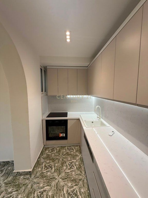 Jepet me qira apartament 2+1 për zyra – Tek Stacioni i Trenit, Durres !