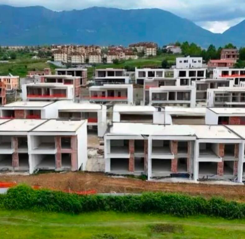 🏡 SHITET VILË E BASHKANGJITUR ME PISHINË | REZIDENCA “SIAR”