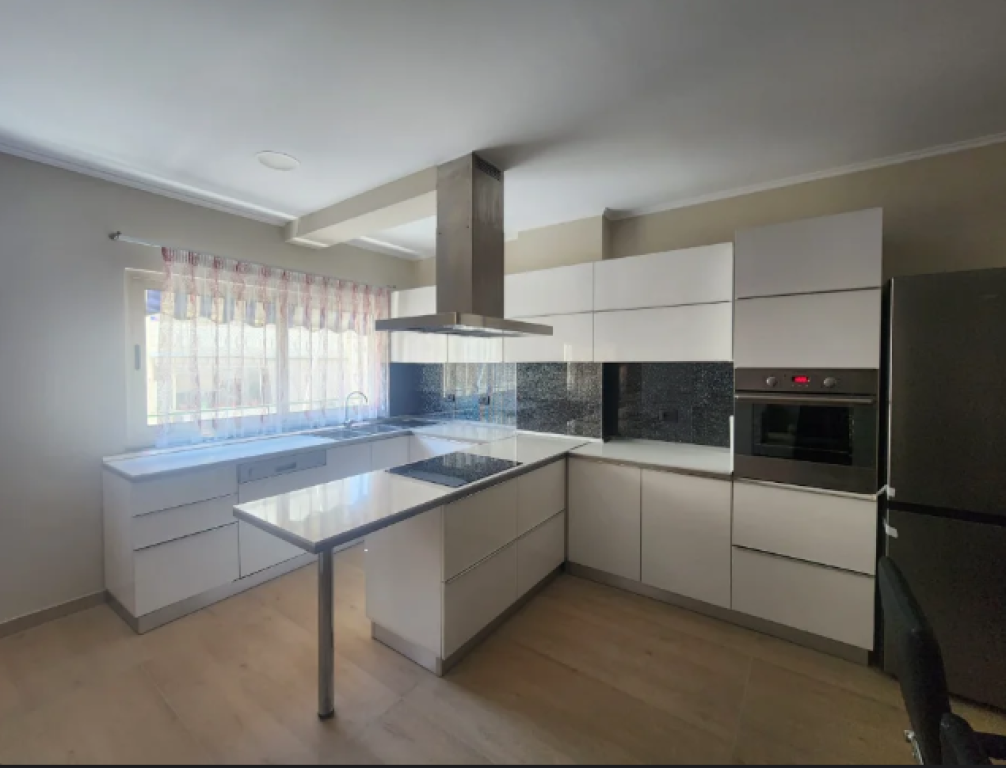 Apartament 2+1 me Qira Komun e Parisit Tirane