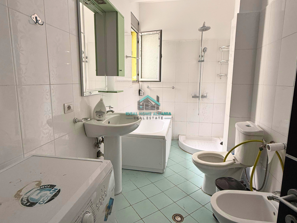 Vendesi in vendita Appartamento 2+1+2 – Lungomare, Vlorë
