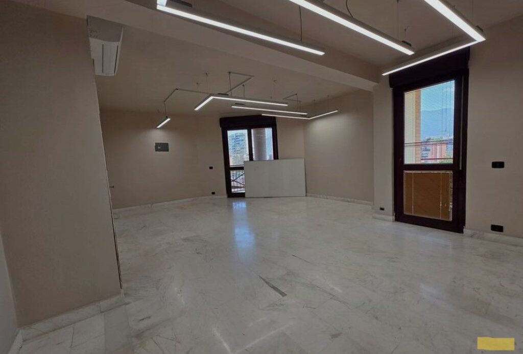 Qera, Ambient Biznesi, Qender, Tirane. 1,930€