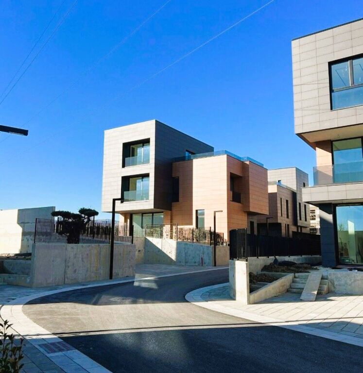 🏡Shitet vile moderne me ashensor personal te Luminor Residence, TEG✨**