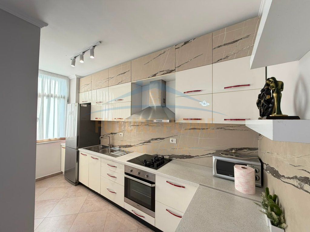 Shitet, Apartament 2+1+2, Yzberisht