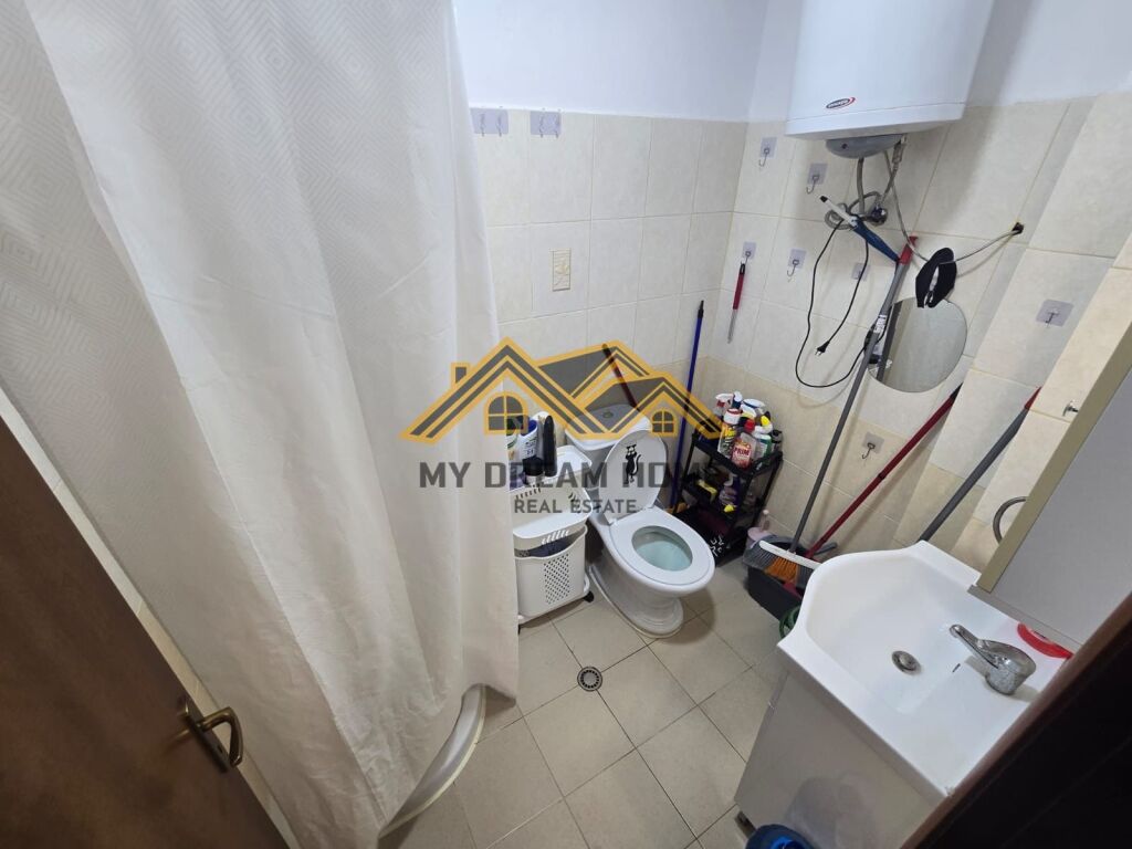 SHITET GARSONIERE TEK SHKEMBI KAVAJES DURRES!