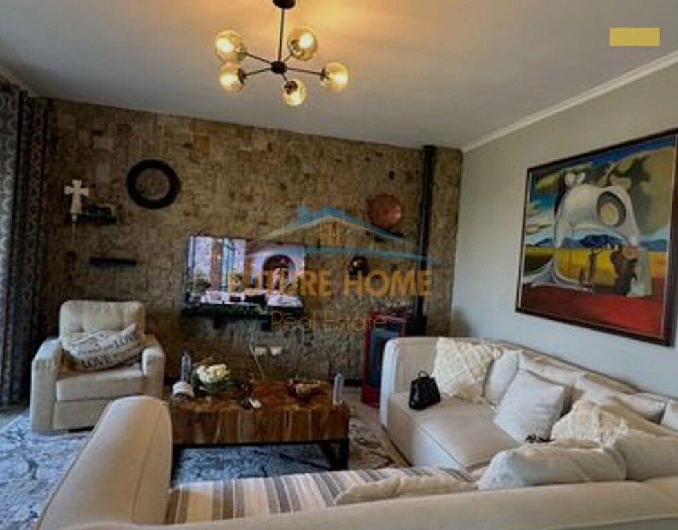 Qera, Apartament 2+1+2+ Garazh, Kopshti Botanik, Tiranë