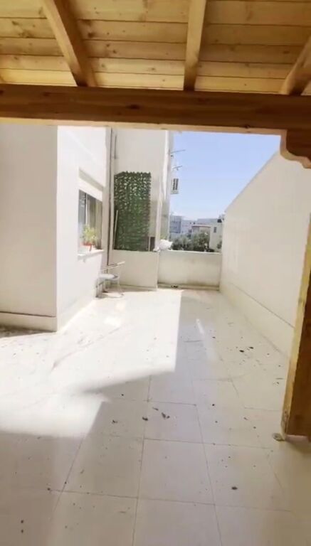 Shitet Apartament 2+1+2 +Verande te Ish Urt Durres