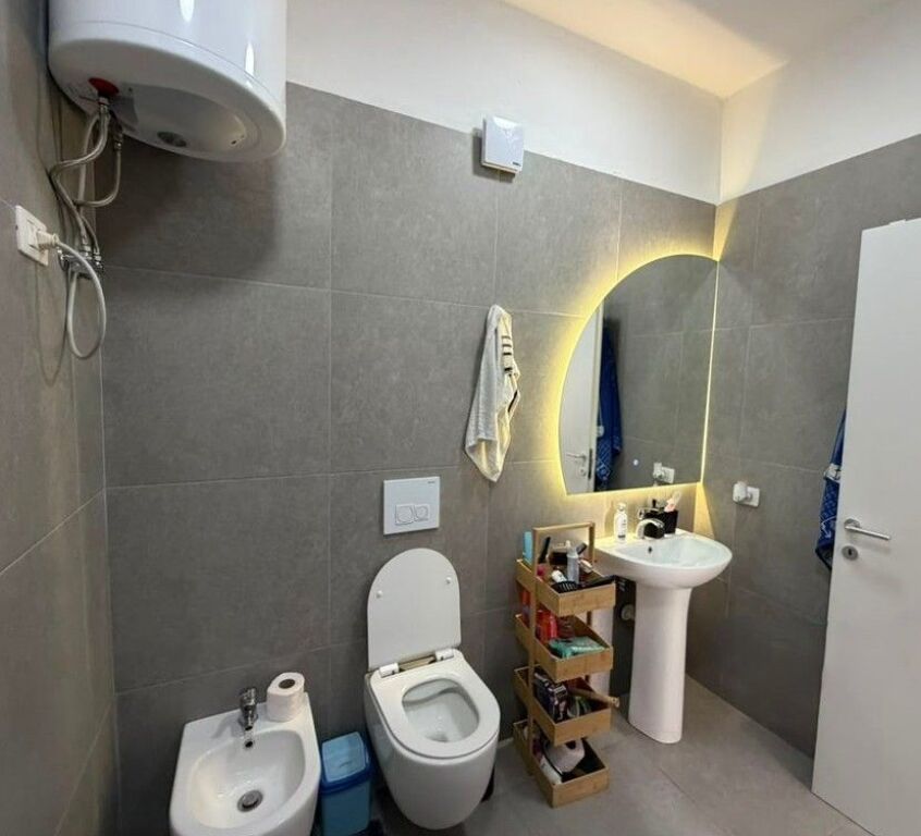 We sell a 3+1+2 apartment on "5 Maji" Street!! 200,000 €
