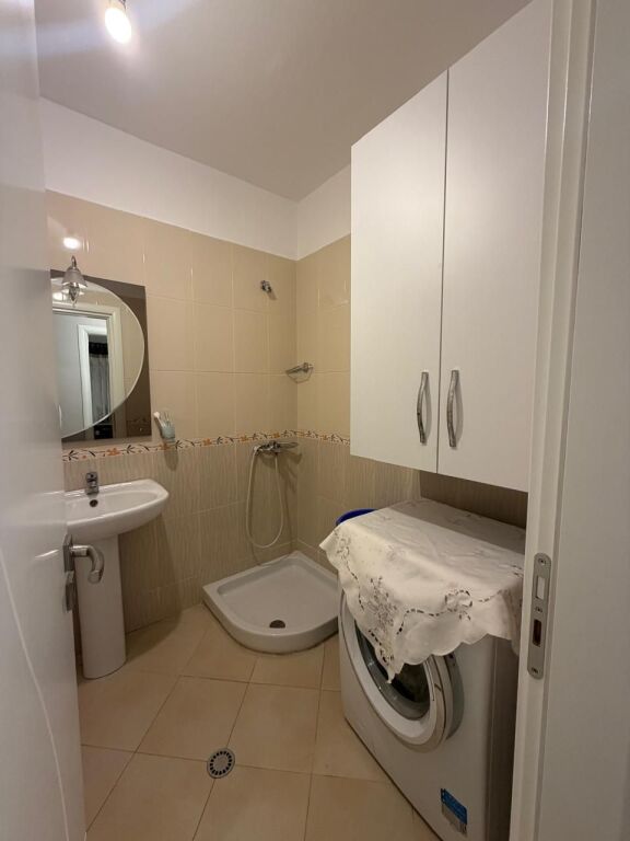Shitje | Apartament 2 + 1 | Rruga 5 Maji | 190000 €