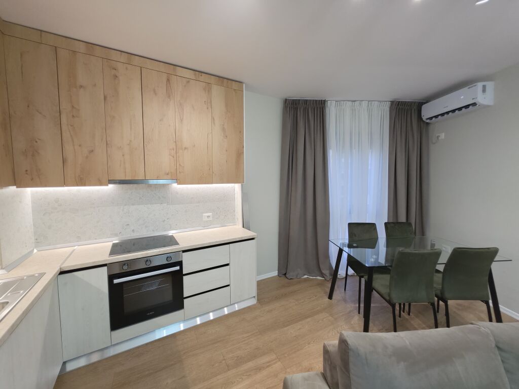 Apartament 1+1 per shitje, Perballe Delijorgjit !