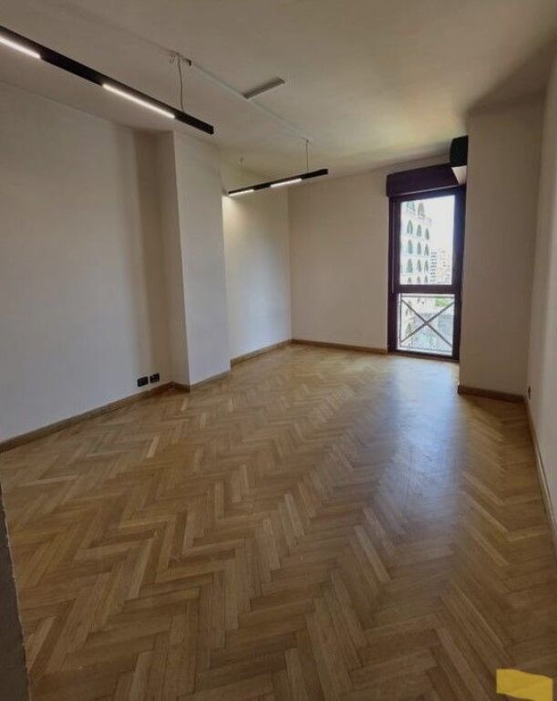 Qera, Ambient Biznesi, Qender, Tirane. 1,930€