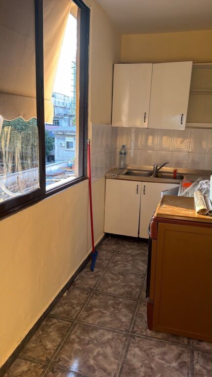 Appartamento 2+1+1 con Balcone in Affitto