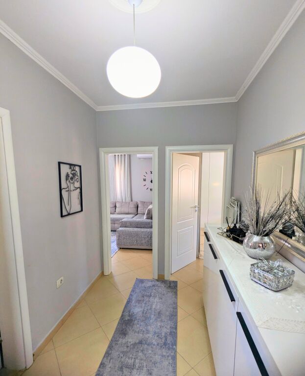 SHITET APARTAMENT 1+1+ BALLKON NE VLORE – ZONE QENDRORE