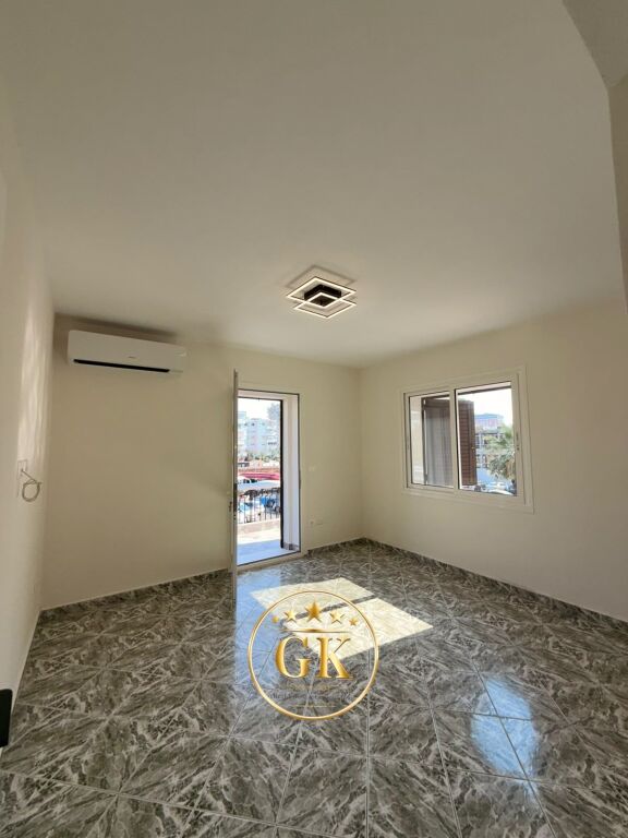BUSINESS ENVIRONMENT 2+1 FOR RENT DURRES TRAIN STATION