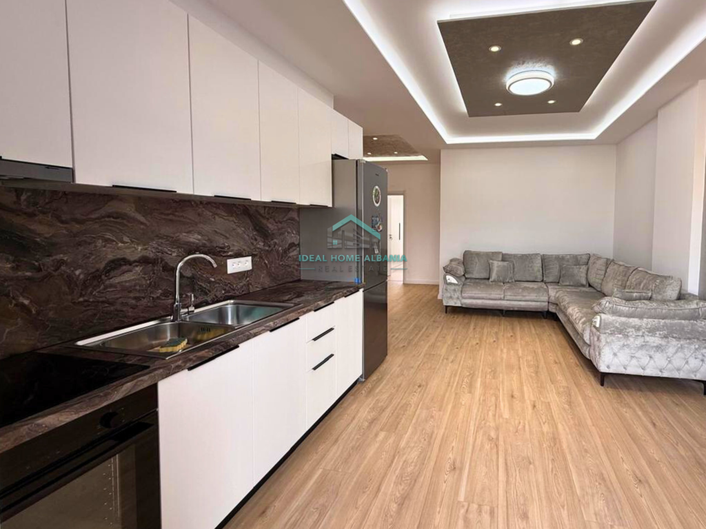 Appartamento 2+1+2 in Vendita – Lungomare, Vlorë