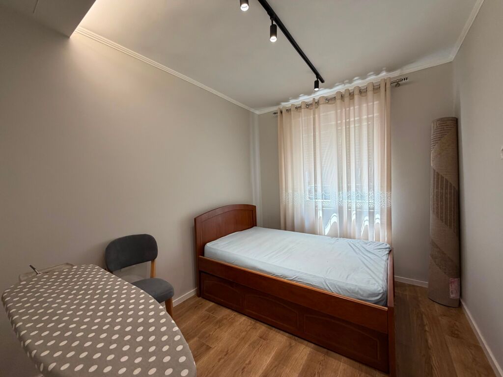 Apartament 2+1 per qira tek Harry Fultz.