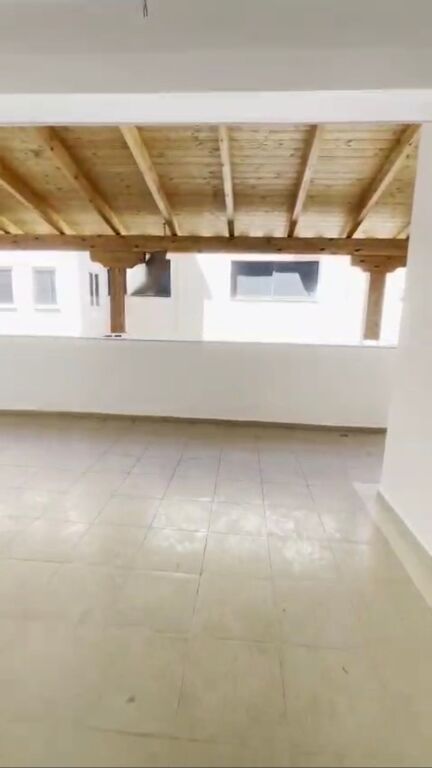 Shitet Apartament 2+1+2 +Verande te Ish Urt Durres