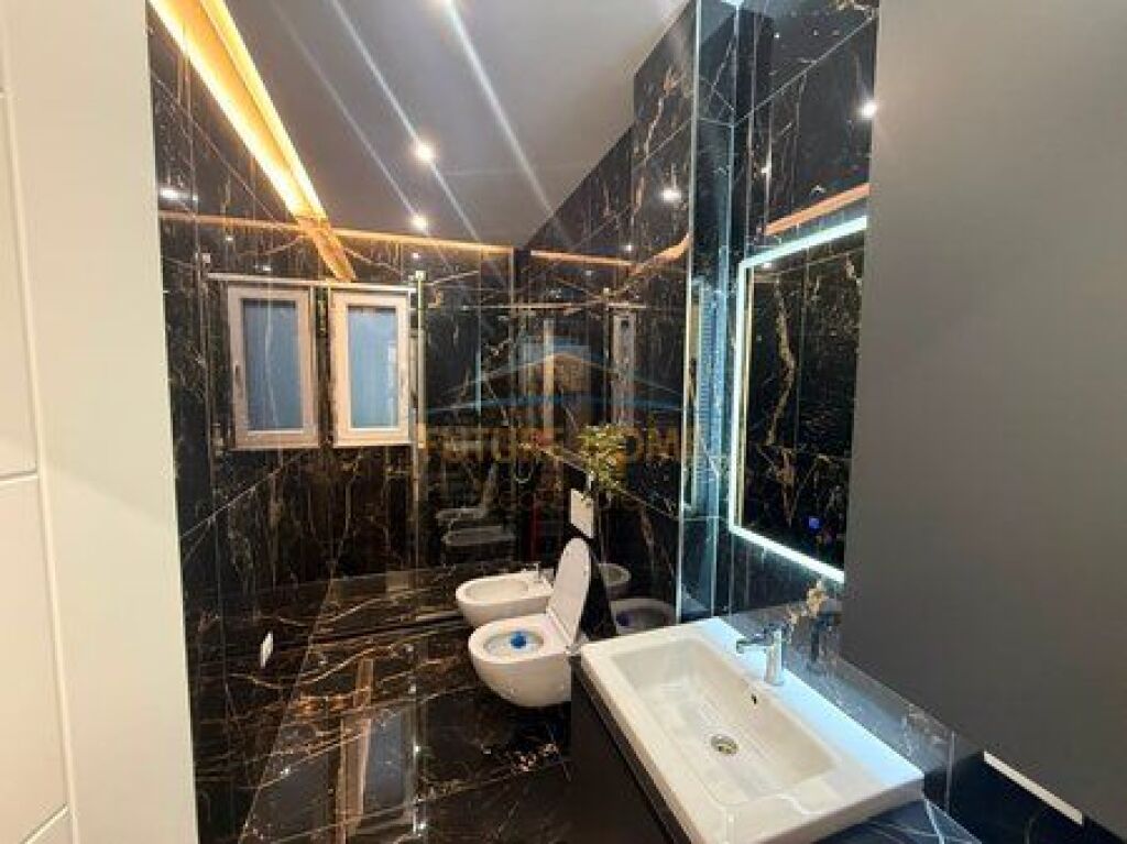 In vendita, Appartamento 2+1+2, Residenza Erli, Tirana