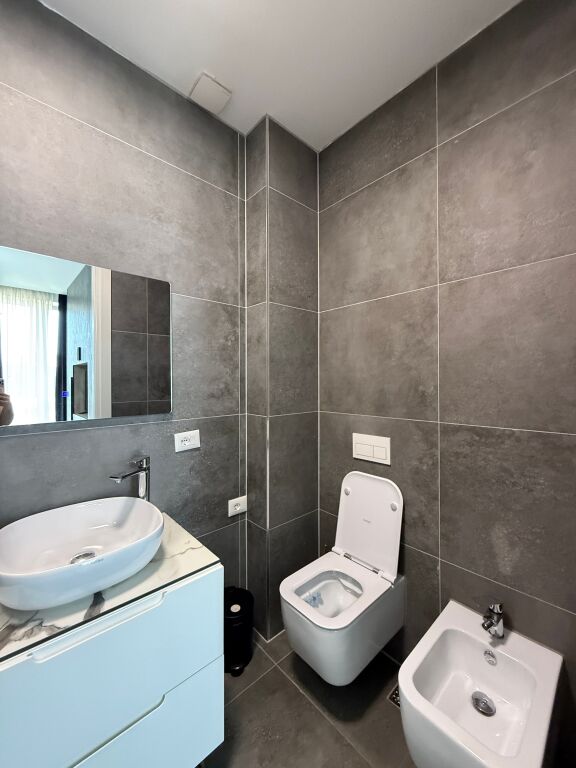 Apartament 2+1 me Parking te Liqeni i Thate