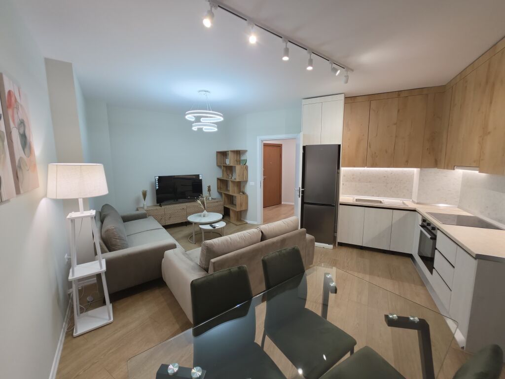 Apartament 1+1 per shitje, Perballe Delijorgjit !