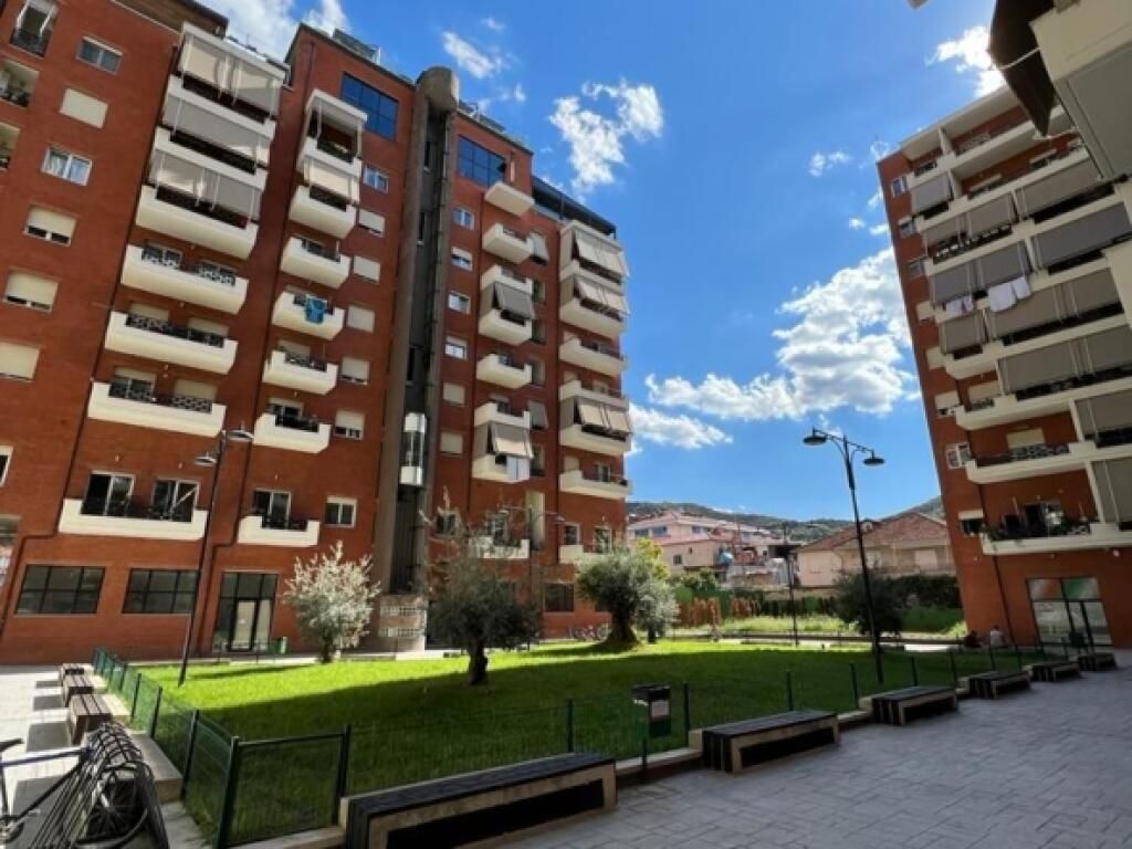 For rent 2+1 apartment GOLDEN PARK AMERIKAN 3 PRICE.60,000 LEKE