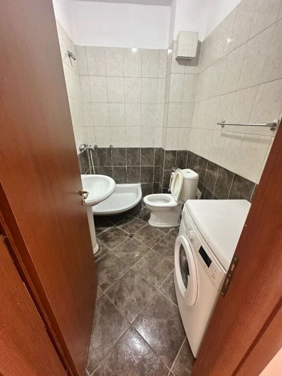 Apartament 2+1 në Yzberisht për shitje!
