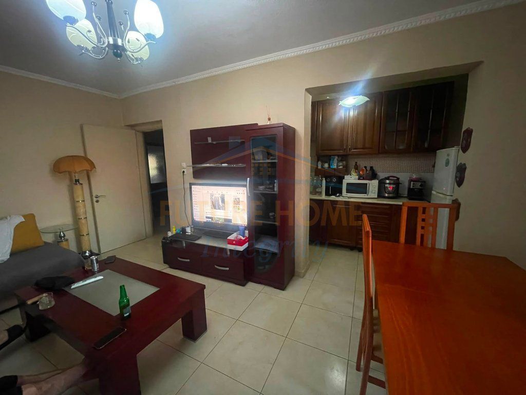 Shitet, Apartament 1+1, Myslym Shyri, Tiranë