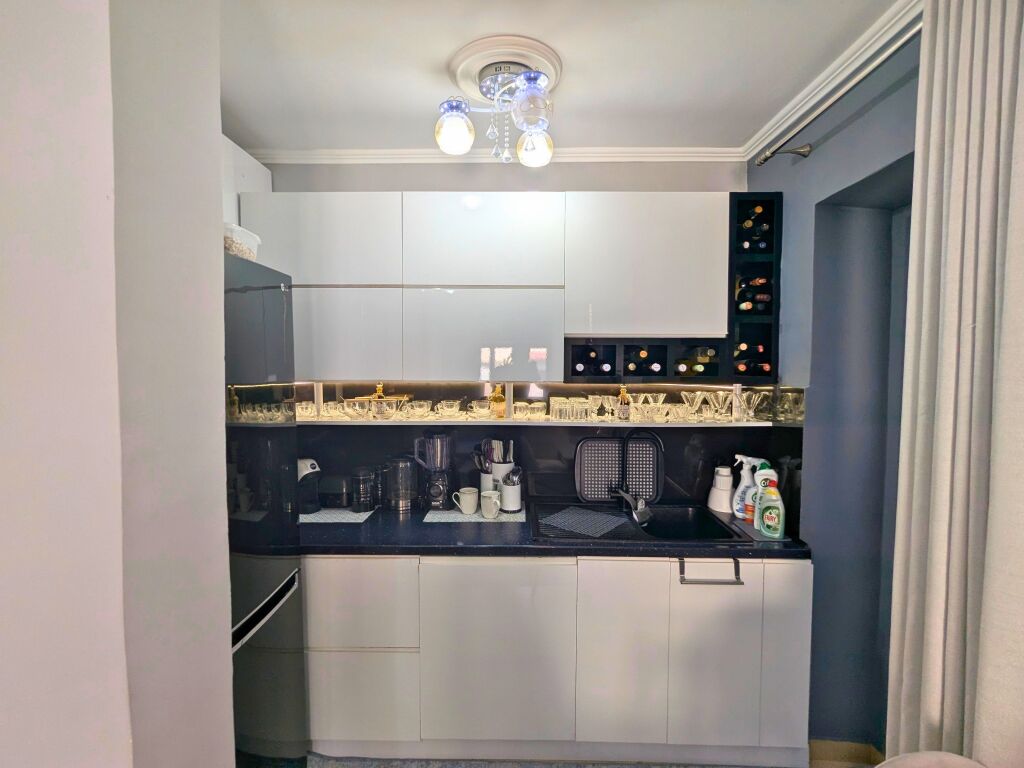 SHITET APARTAMENT 1+1+ BALLKON NE VLORE – ZONE QENDRORE