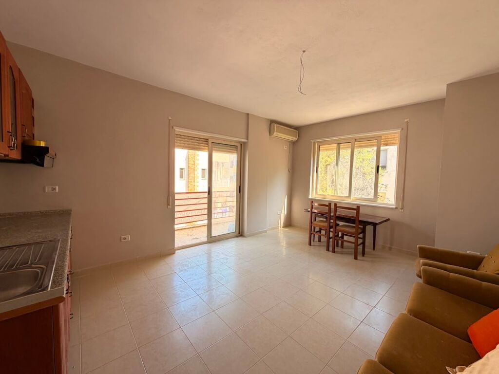 SHITET APARTAMENT 1+1 – KOMPLEKSI FRESKIA, GOLEM