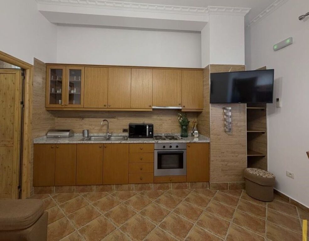 Qera, Apartament 1+1, Blloku i Ambasadave, Tirane  60,000 Lekë