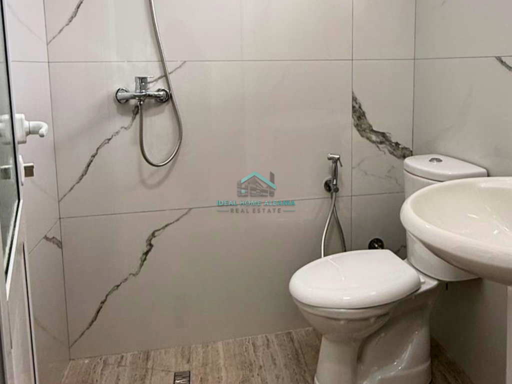 Appartamento 2+1+2 in Vendita – Lungomare, Vlorë