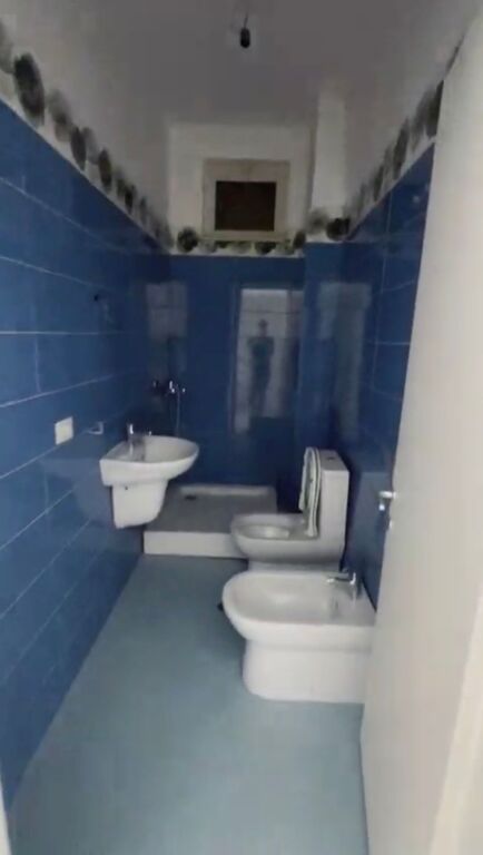Shitet Apartament 2+1+2 +Verande te Ish Urt Durres