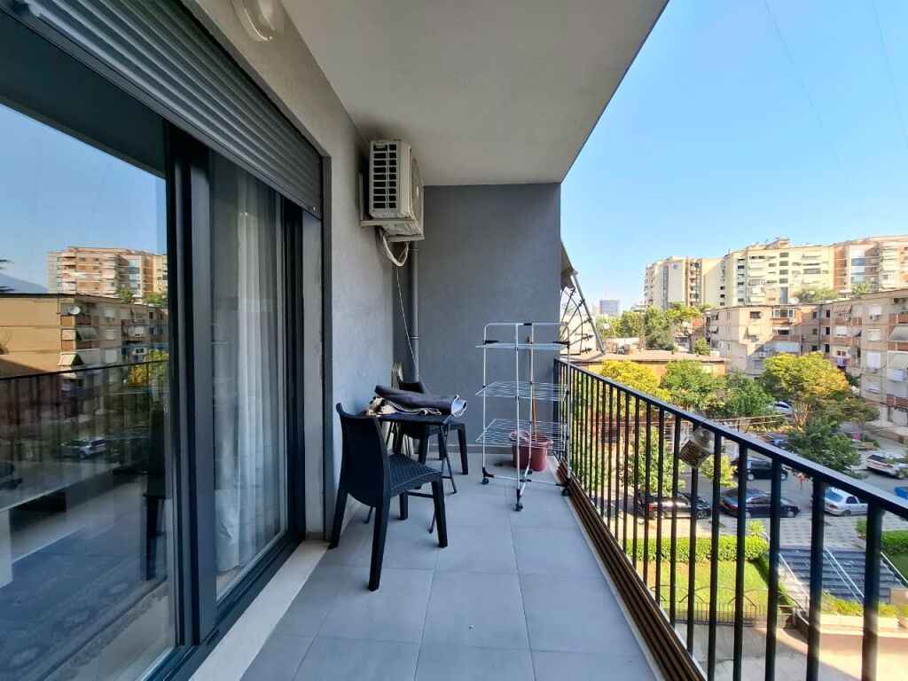 # 🏠IN AFFITTO: 1+1 📍Centro (Facoltà di Scienze Naturali) - 55.000 Lek/Mese - Edificio Nuovo - 3° Piano - 75m² || 10 Min dal Centro🚀