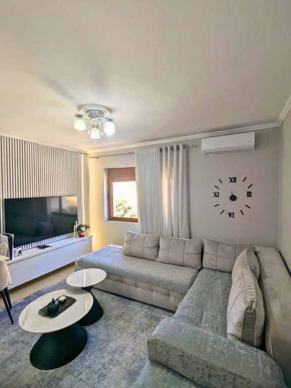 SHITET APARTAMENT 1+1+ BALLKON NE VLORE – ZONE QENDRORE