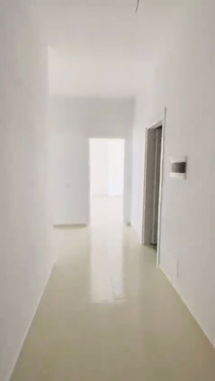 Shitet Apartament 2+1+2 +Verande te Ish Urt Durres