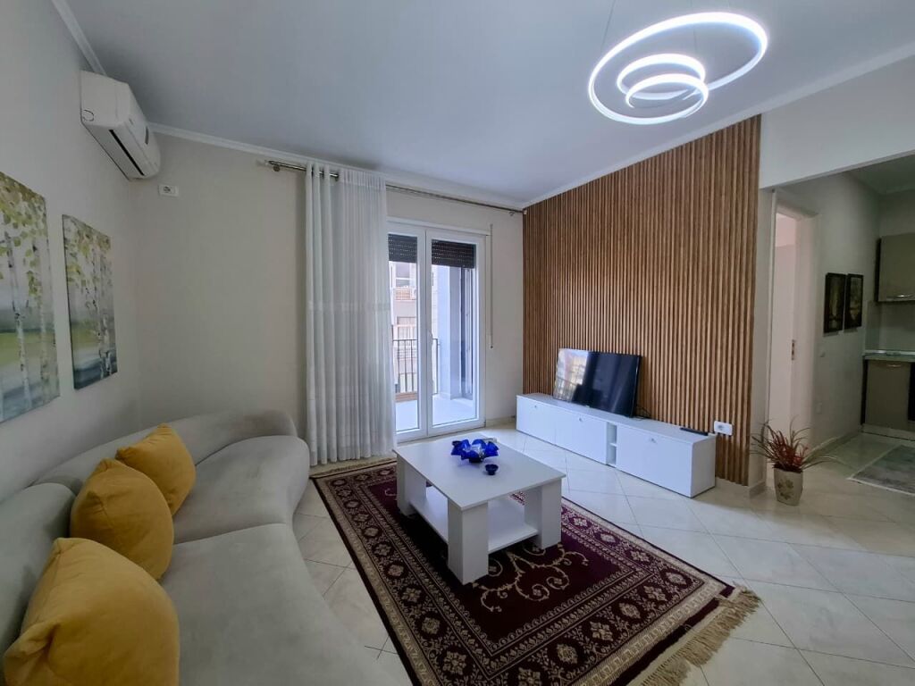 # 🏠IN AFFITTO: 1+1 📍Centro (Facoltà di Scienze Naturali) - 55.000 Lek/Mese - Edificio Nuovo - 3° Piano - 75m² || 10 Min dal Centro🚀