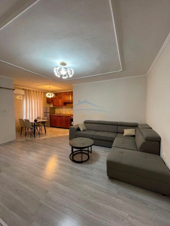 Disponiamo in Affitto Appartamento 2+1, Via Dritan Hoxha, Tirana .