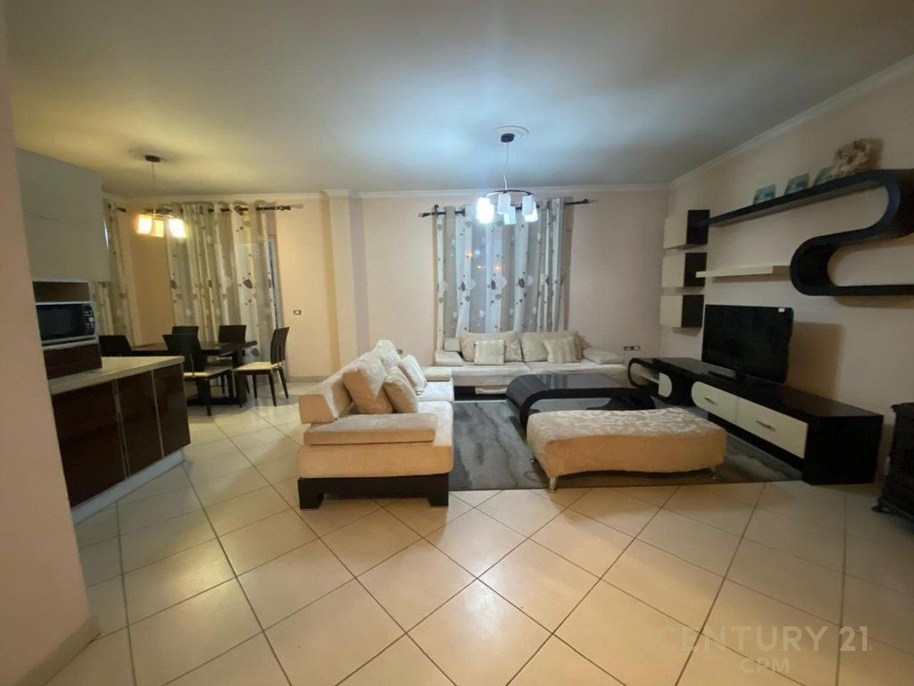 UNIV MARIN BARLETI JAPIM ME QIRA VILE PER BANIM OSE BIZNES 3+1+OBORR 600 € /Muaj