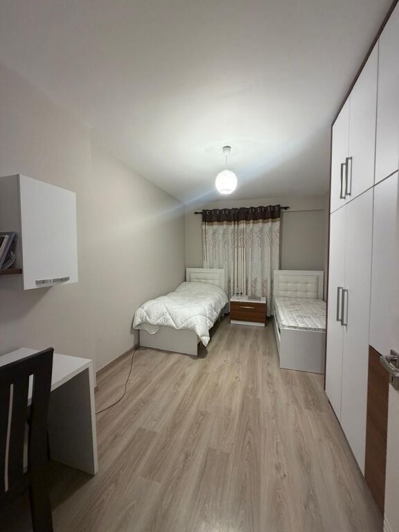Shitje | Apartament 2 + 1 | Rruga 5 Maji | 190000 €