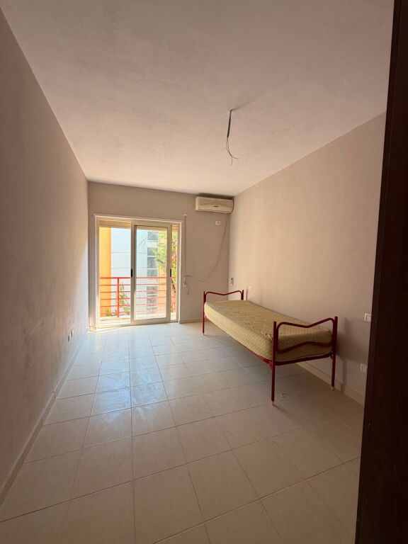 SHITET APARTAMENT 1+1 – KOMPLEKSI FRESKIA, GOLEM