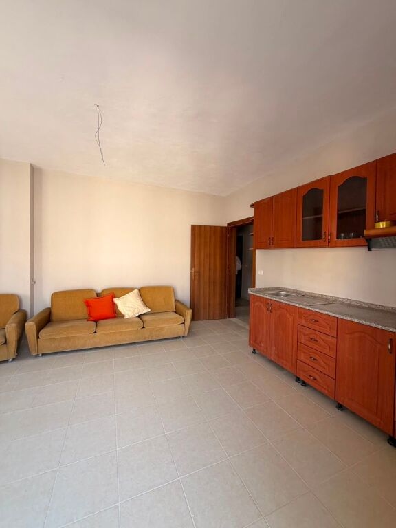 SHITET APARTAMENT 1+1 – KOMPLEKSI FRESKIA, GOLEM